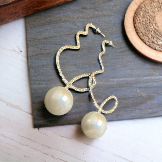 Dangling Pearl Earrings