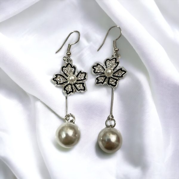 Exquisite Flower Pearl Drop Earrings