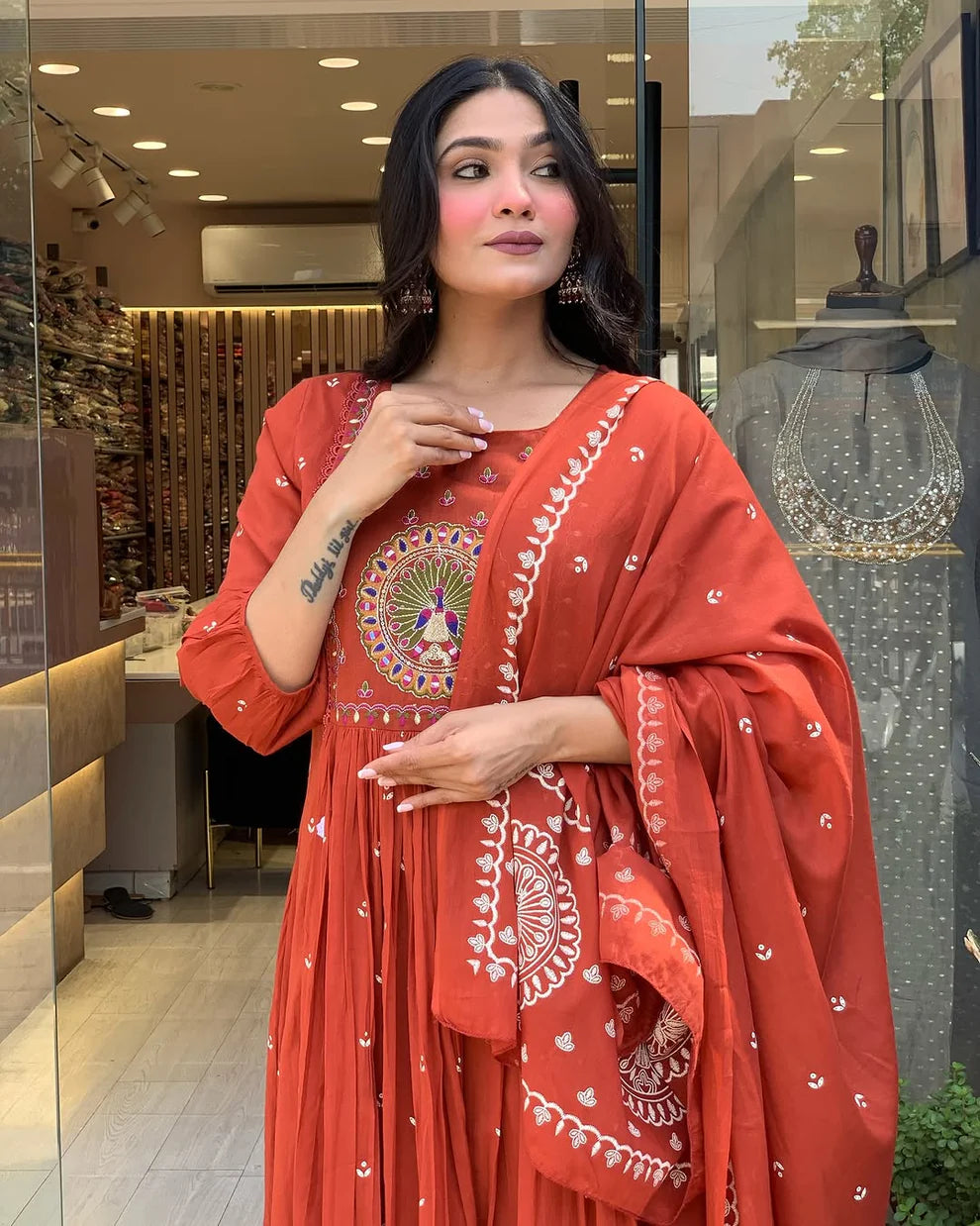 Arohi Mauve Suit Set – Traditional Elegance with a Modern Charm